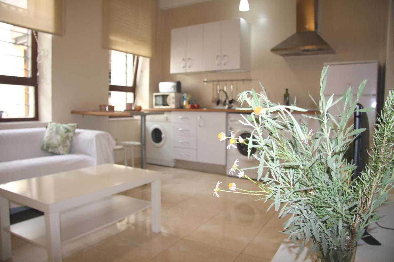 Fantastico Apartamento Muy Luminoso Zona Genial Seville Luaran gambar